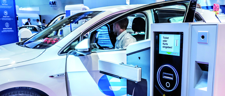 E-Mobility und bargeldloses Bezahlen werden erlebbar