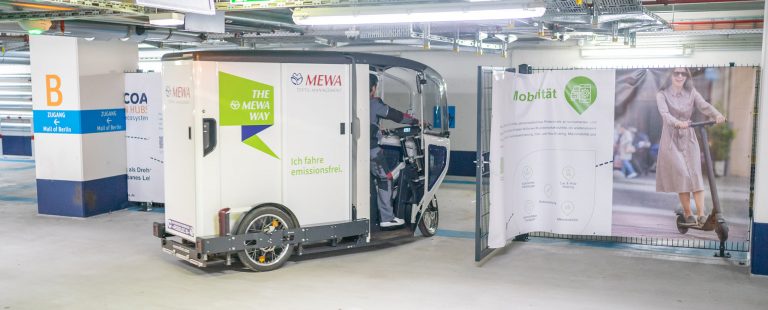 Kleidung emissionsfrei ausliefern
