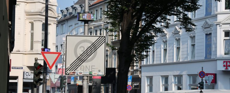 Digitales Parkleitsystem in Köln-Nippes war ein Erfolg