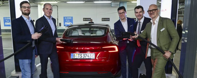 Größte Schnellladestation für E-Fahrzeuge in Berlin