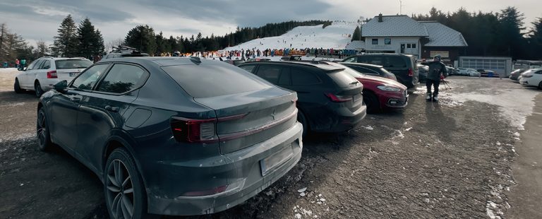 Parkplatz-Preisvergleich entlang Europas Skipisten