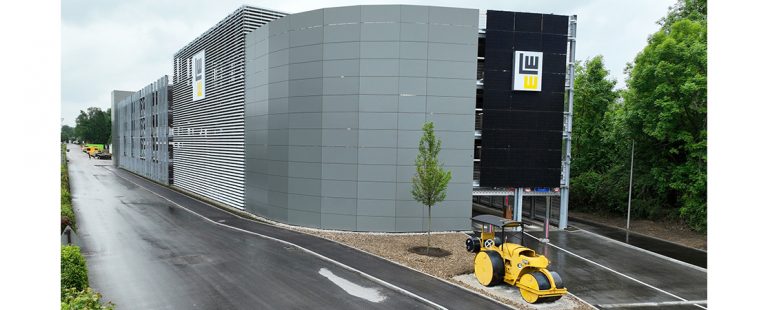 LEONHARD WEISS weiht neues Mitarbeiterparkhaus in Göppingen ein