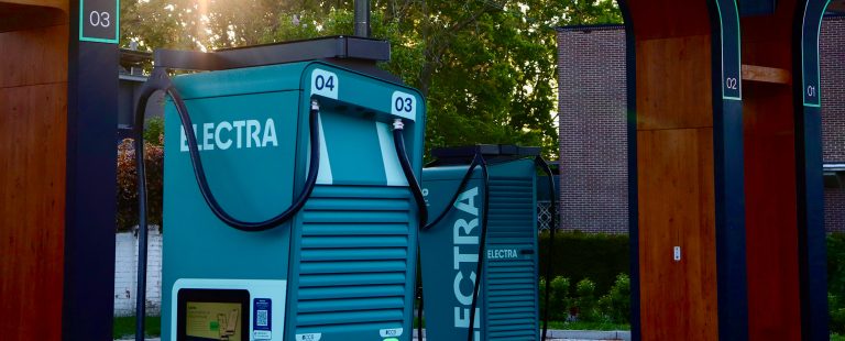 Electra schließt Partnerschaft für Schnellladeinfrastruktur an EDEKA-Standorten