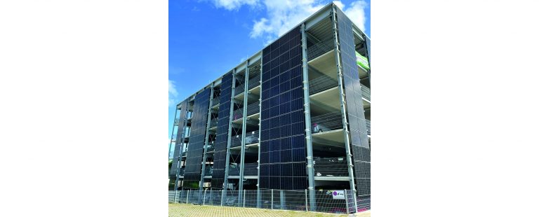 Standardisierte Fassaden-PV für Parkhäuser