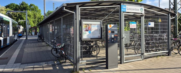 14018 In Hiltrup gibt es bereits eine Leezenbox (Foto). Jetzt errichtet die Stadt Münster auch am Bahnhof Zentrum-Nord zusätzliche Fahrradabstellplätze nach diesem Modell. – © Stadt Münster